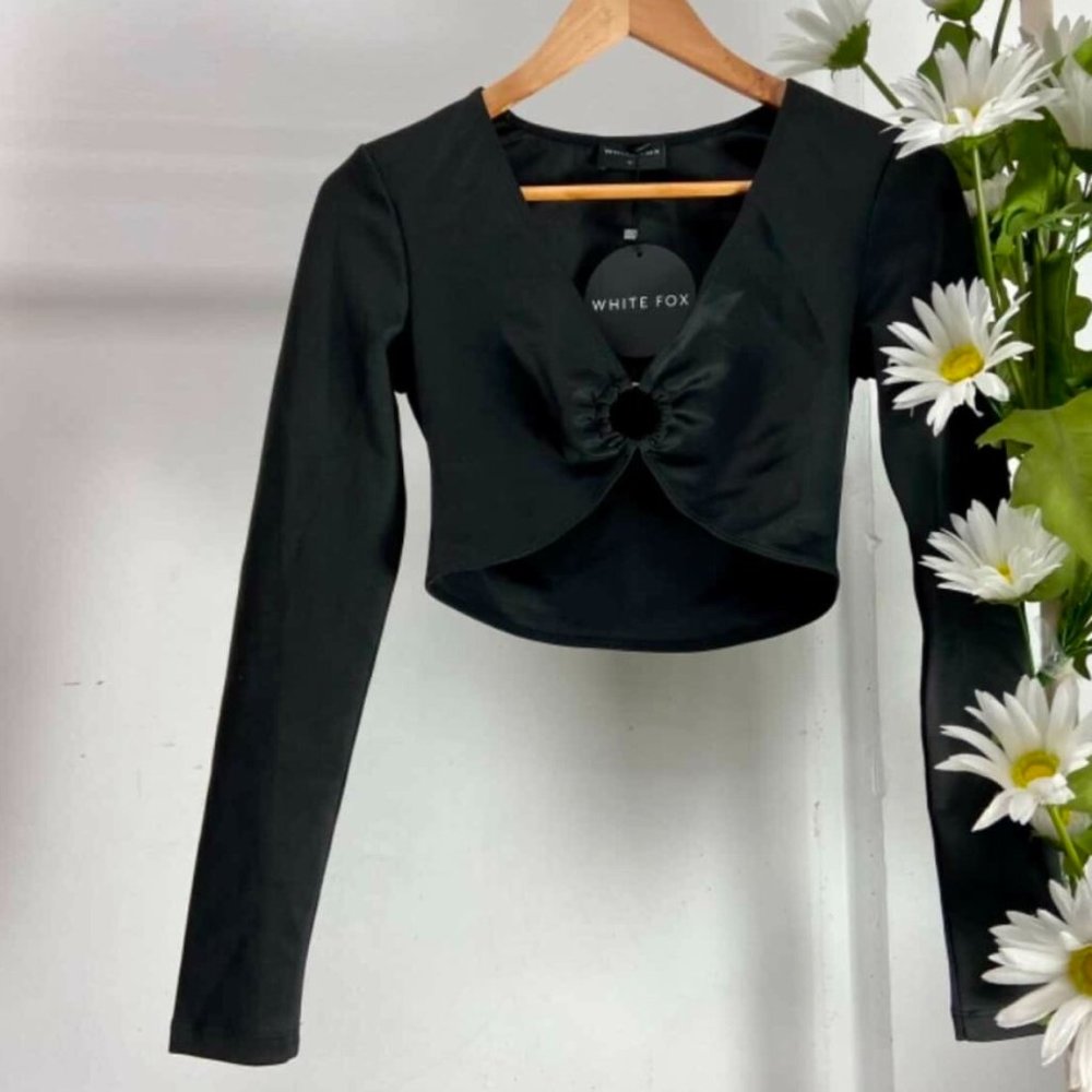 WHITE FOX Black Ring Detail Long Sleeve Crop Top NWT - Picture 7 of 9